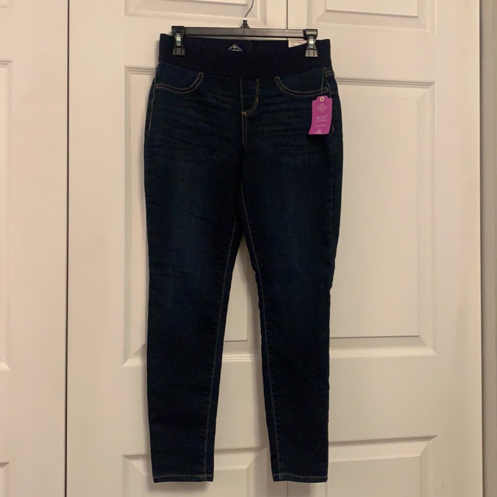 NWT $44 St. John’s Bay Pull-On Skinny Jean Mid Rise Petite Small
